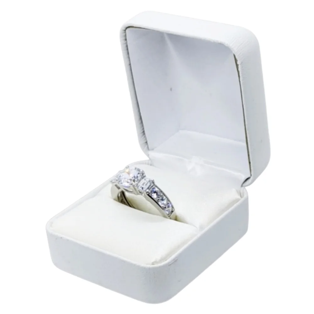 Sterling Silver Engagment Ring w/ Brilliant Round CZ Stones  Size 8 NWOT